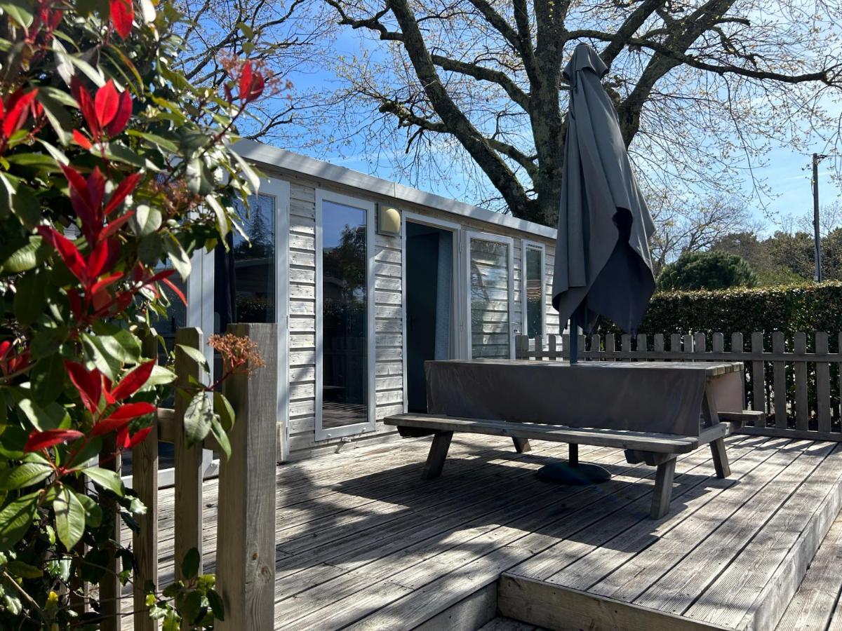 Cottage Essentiel 30M2 Ares Bagian luar foto